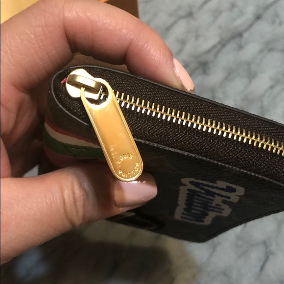 SOLD Louis Vuitton Patches Zippy Coin Wallet - Picture 4 of 8